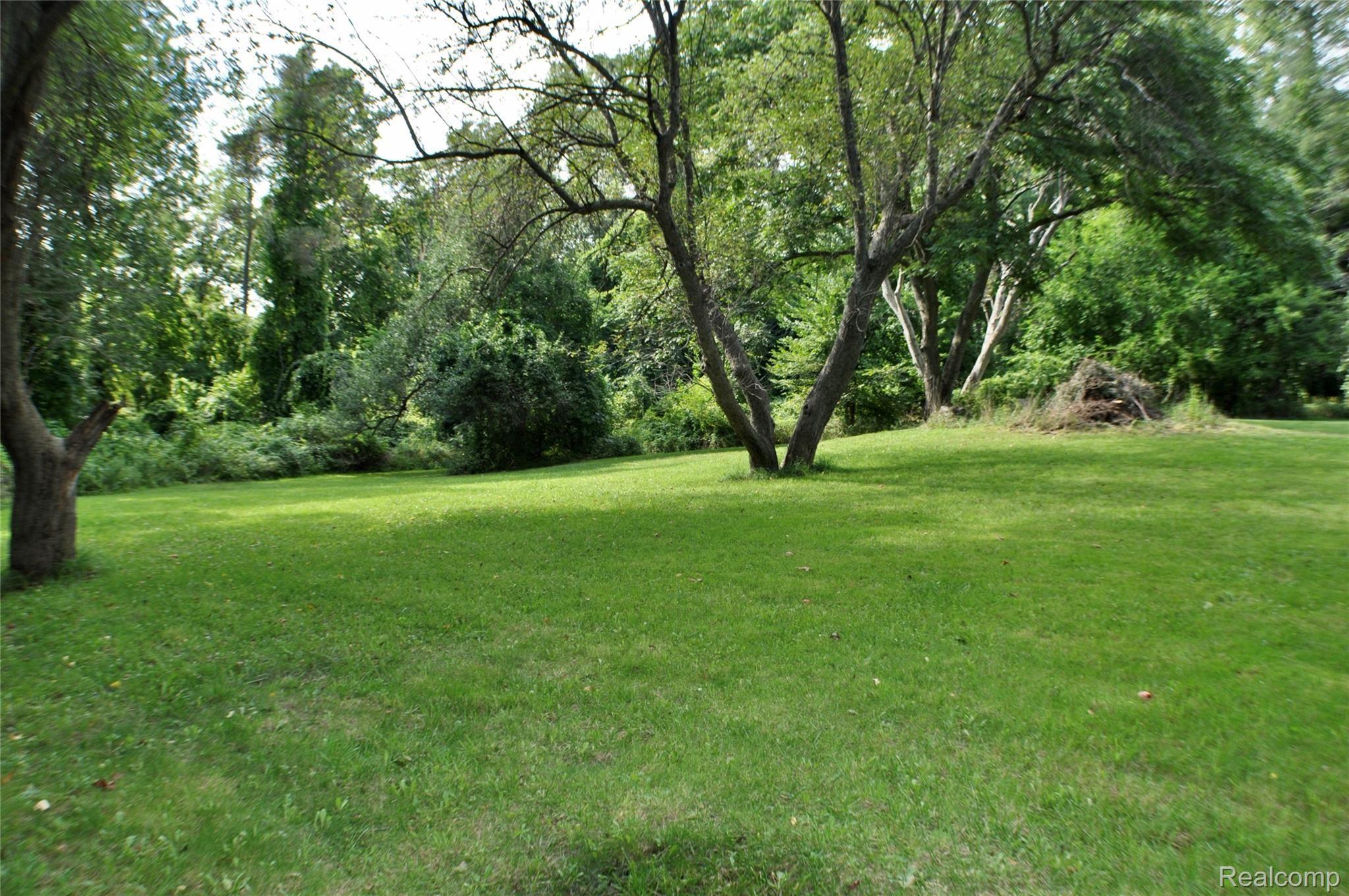1245 East Buno Road Milford, MI 48381 - Photo 27 of 30 Property