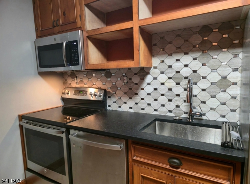 72 Troy Drive, Unit D Springfield, NJ 07081 - Photo 11 of 17