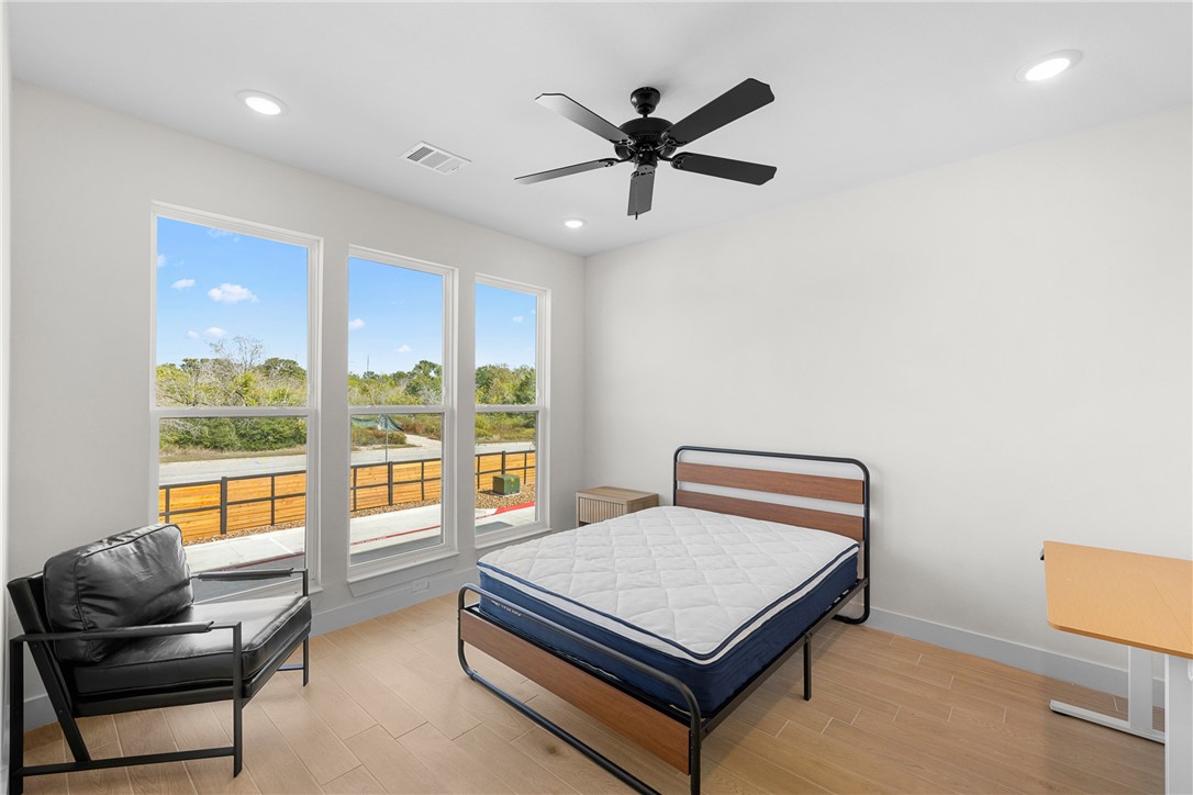 2539 East Villa Maria Road, Unit 1301 Bryan, TX 77802 - Photo 17 of 33