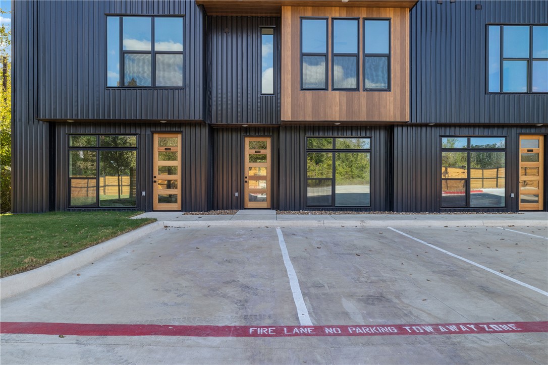 2539 East Villa Maria Road, Unit 1301 Bryan, TX 77802 - Photo 2 of 33