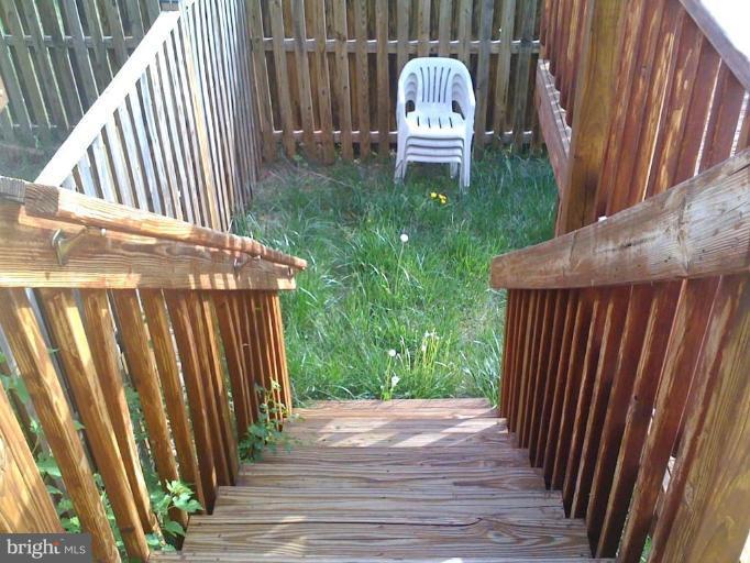 8119 Hard Shale Road Manassas, VA 20111 - Photo 20 of 23 Back yard