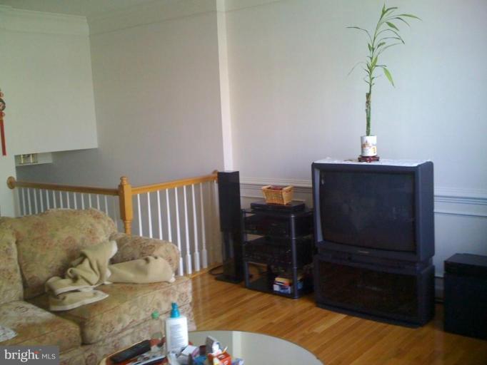 8119 Hard Shale Road Manassas, VA 20111 - Photo 23 of 23 Living Room #2