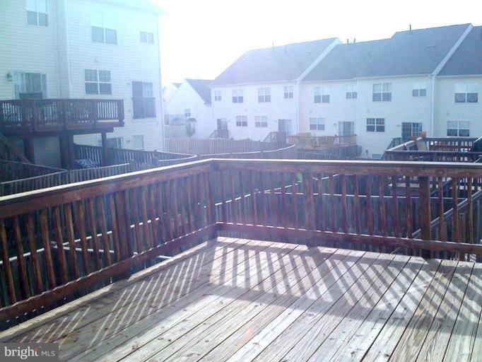 8119 Hard Shale Road Manassas, VA 20111 - Photo 8 of 23 Deck