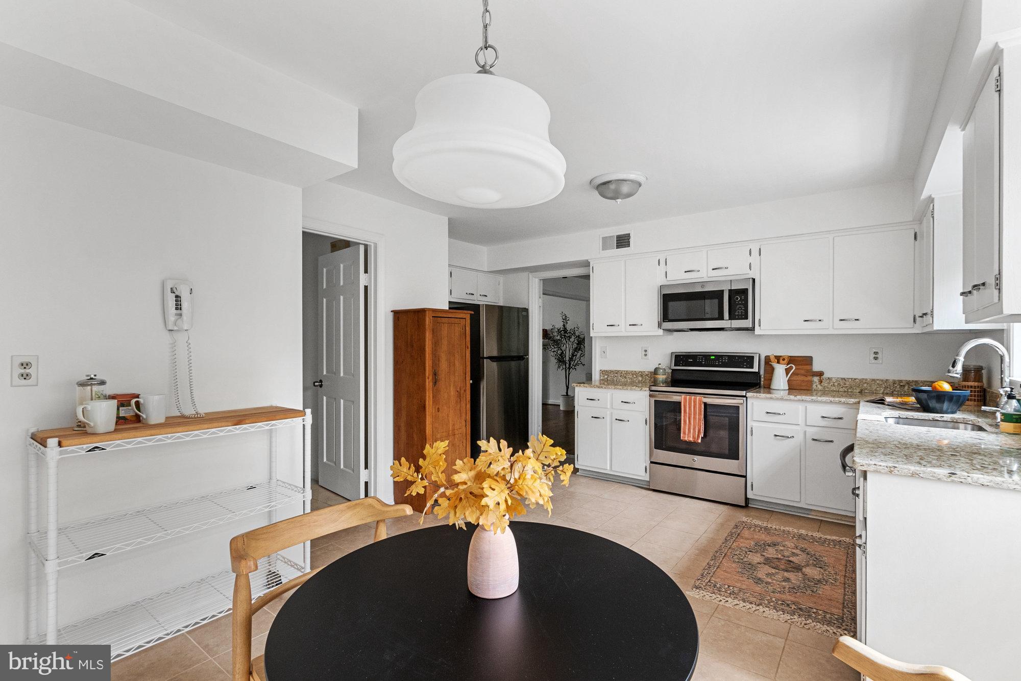 1229 Kensington Road McLean, VA 22101 - Photo 11 of 55 Gallery Image 11