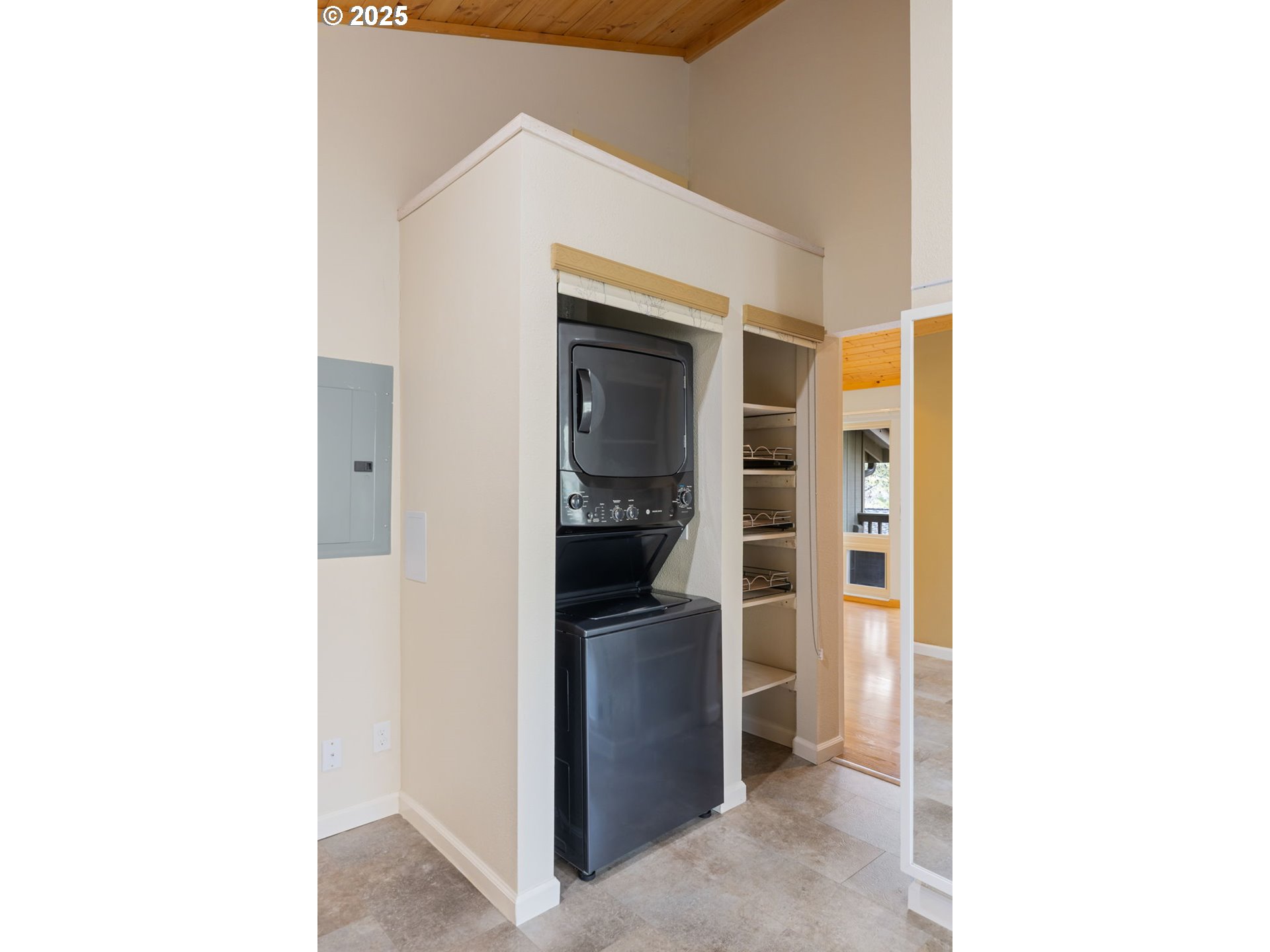 7734 Southwest Barnes Road, Unit A Portland, OR 97225 - Photo 21 of 37 Laundry