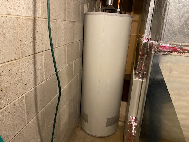 17545 Reitsma Lane Spring Lake, MI 49456 - Photo 19 of 21 water heater