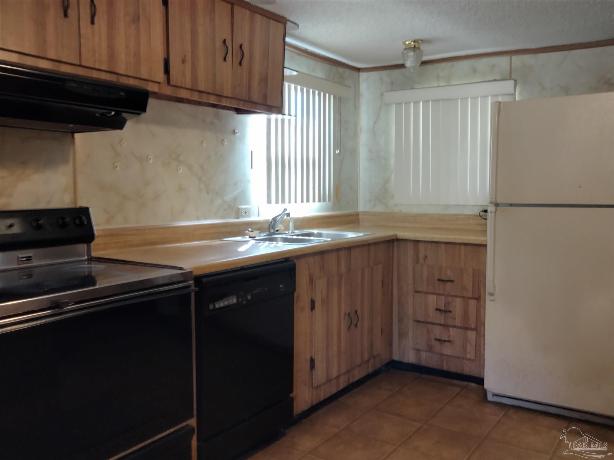 1308 Dog Track Road Pensacola, FL 32506 - Photo 7 of 12 Gallery Image 7