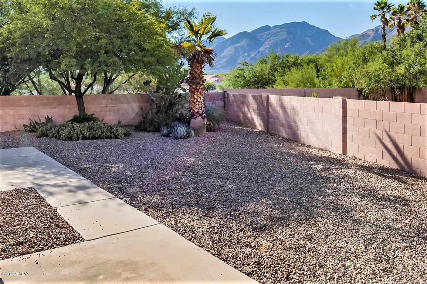 5263 North Mountain Terrace Road Tucson, AZ 85750 - Photo 4 of 26