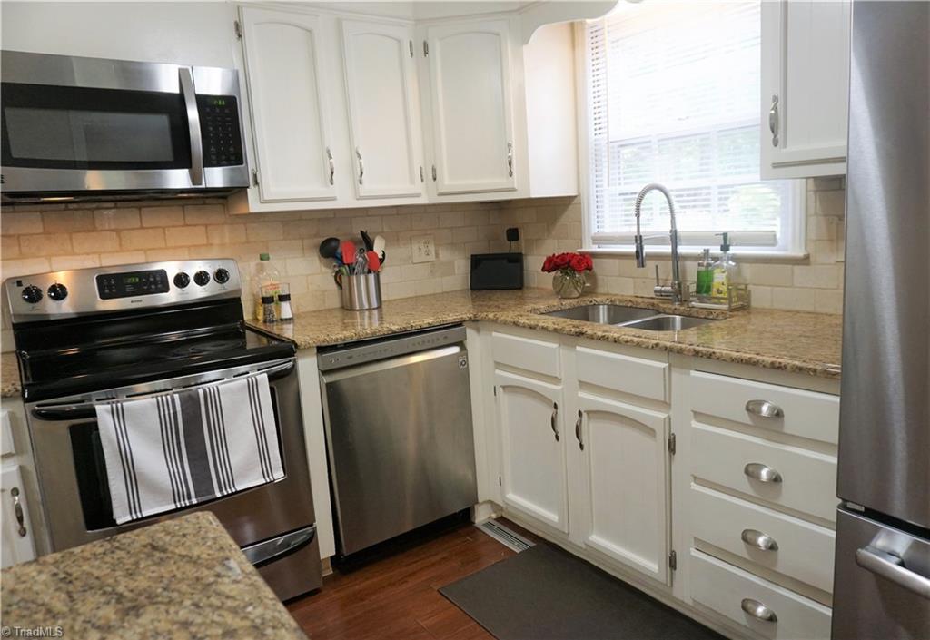 2104 Three Meadows Road Greensboro, NC 27455 - Photo 9 of 30 Gallery Image 9