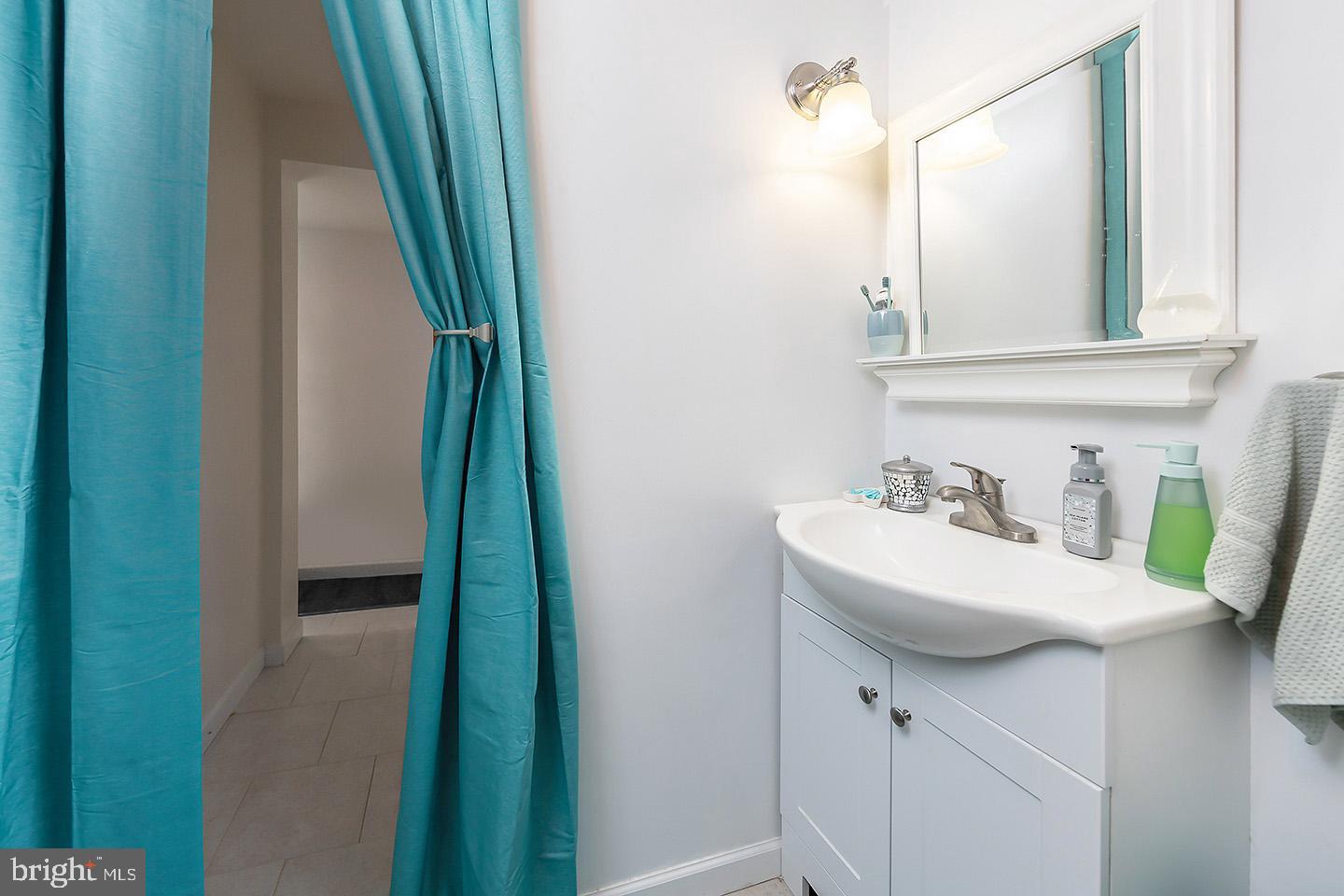 32 Rancocas Boulevard Mount Laurel, NJ 08054 - Photo 10 of 22 Powder Room