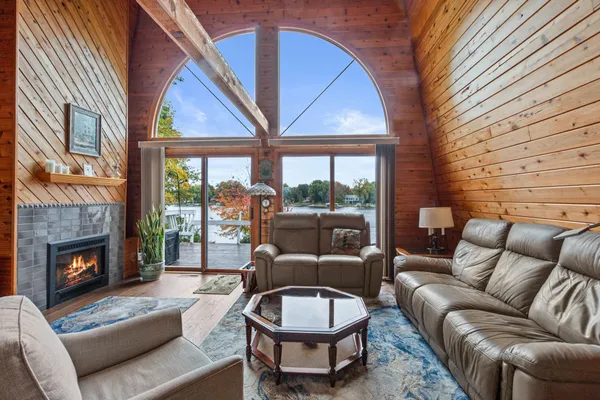 $834,900 | 818 Manchester Court, Nekoosa, WI 54457
