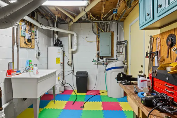 $834,900 | 818 Manchester Court, Nekoosa, WI 54457