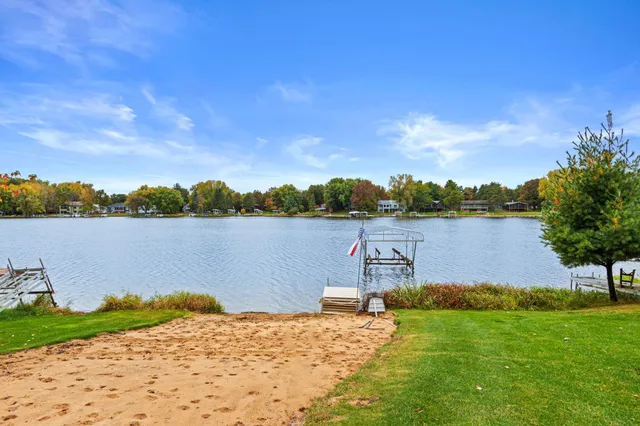 $869,900 | 818 Manchester Court, Nekoosa, WI 54457