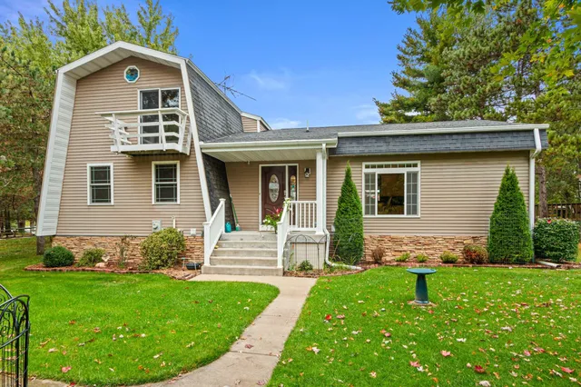 $869,900 | 818 Manchester Court, Nekoosa, WI 54457