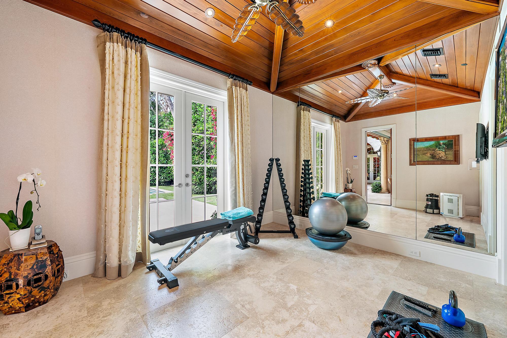 115 Gulfstream Road Palm Beach, FL 33480 - Photo 13 of 33 115 Gulfstream Rd-35