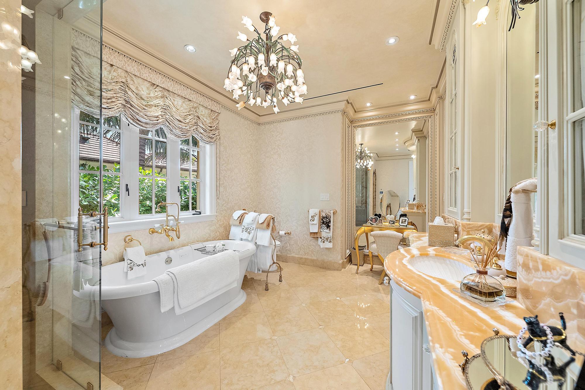 115 Gulfstream Road Palm Beach, FL 33480 - Photo 17 of 33 115 Gulfstream Rd-6