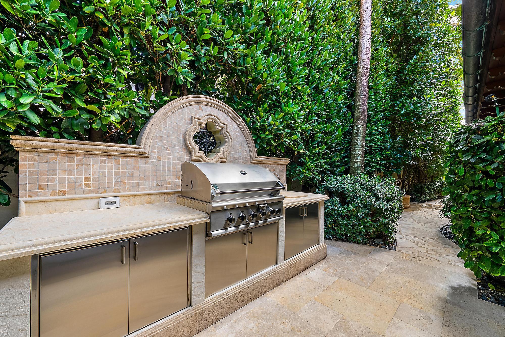 115 Gulfstream Road Palm Beach, FL 33480 - Photo 28 of 33 115 Gulfstream Rd-39