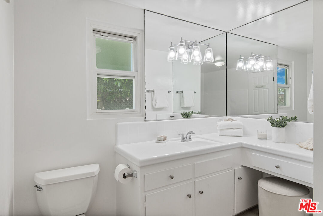 111 Waterview Street Playa del Rey, CA 90293 - Photo 20 of 33 Gallery Image 20
