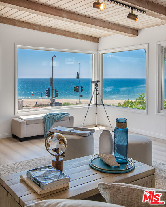 111 Waterview Street Playa del Rey, CA 90293 - Photo 32 of 33 Gallery Image 32