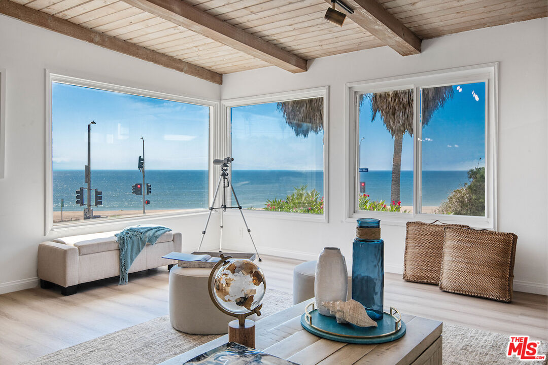 111 Waterview Street Playa del Rey, CA 90293 - Photo 6 of 33 Gallery Image 6