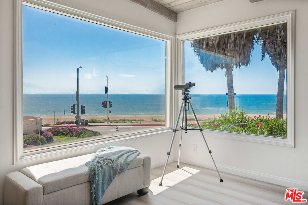 111 Waterview Street Playa del Rey, CA 90293 - Photo 8 of 33 Gallery Image 8