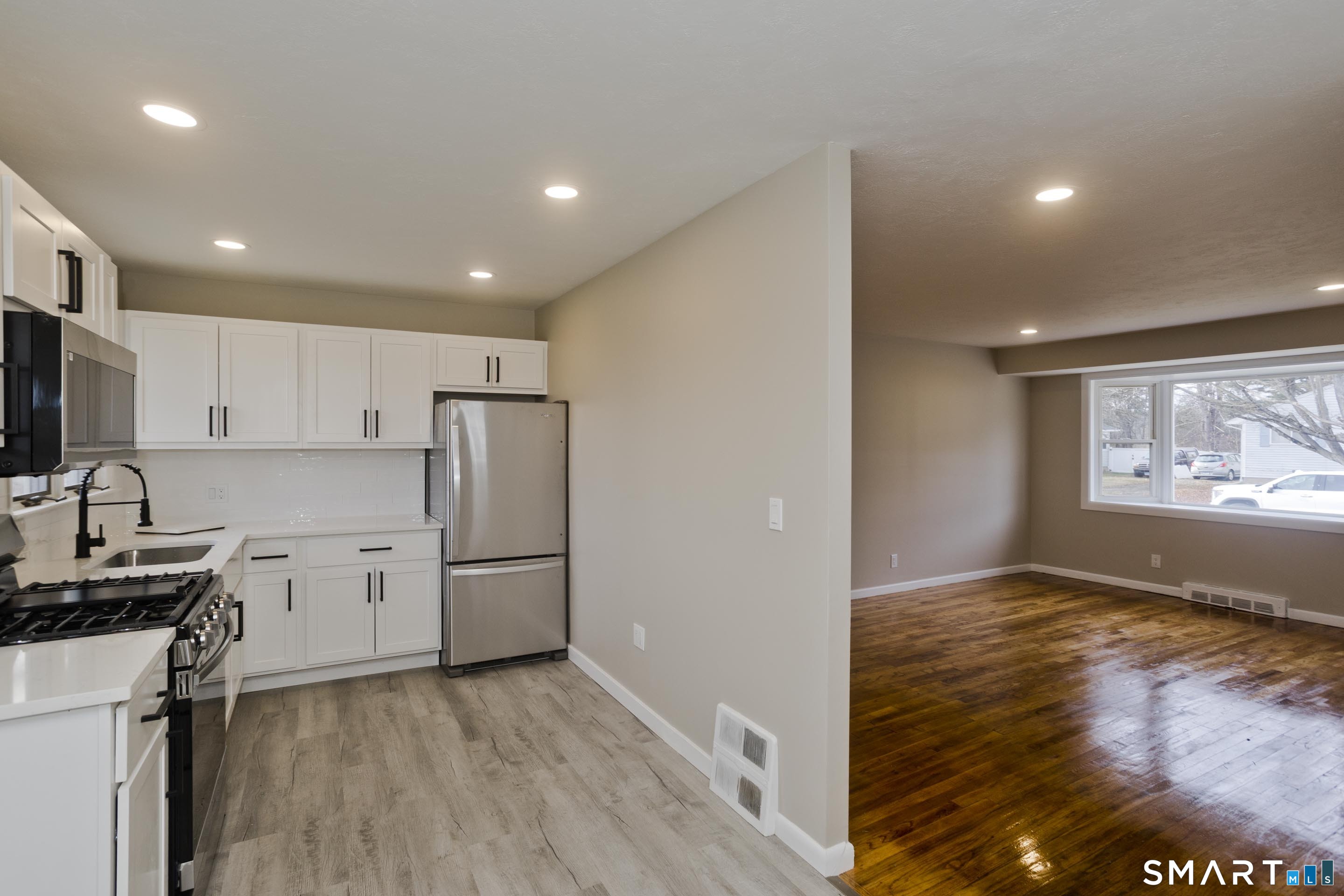 2 Pearl St Extension Enfield, CT 06082 - Photo 11 of 40