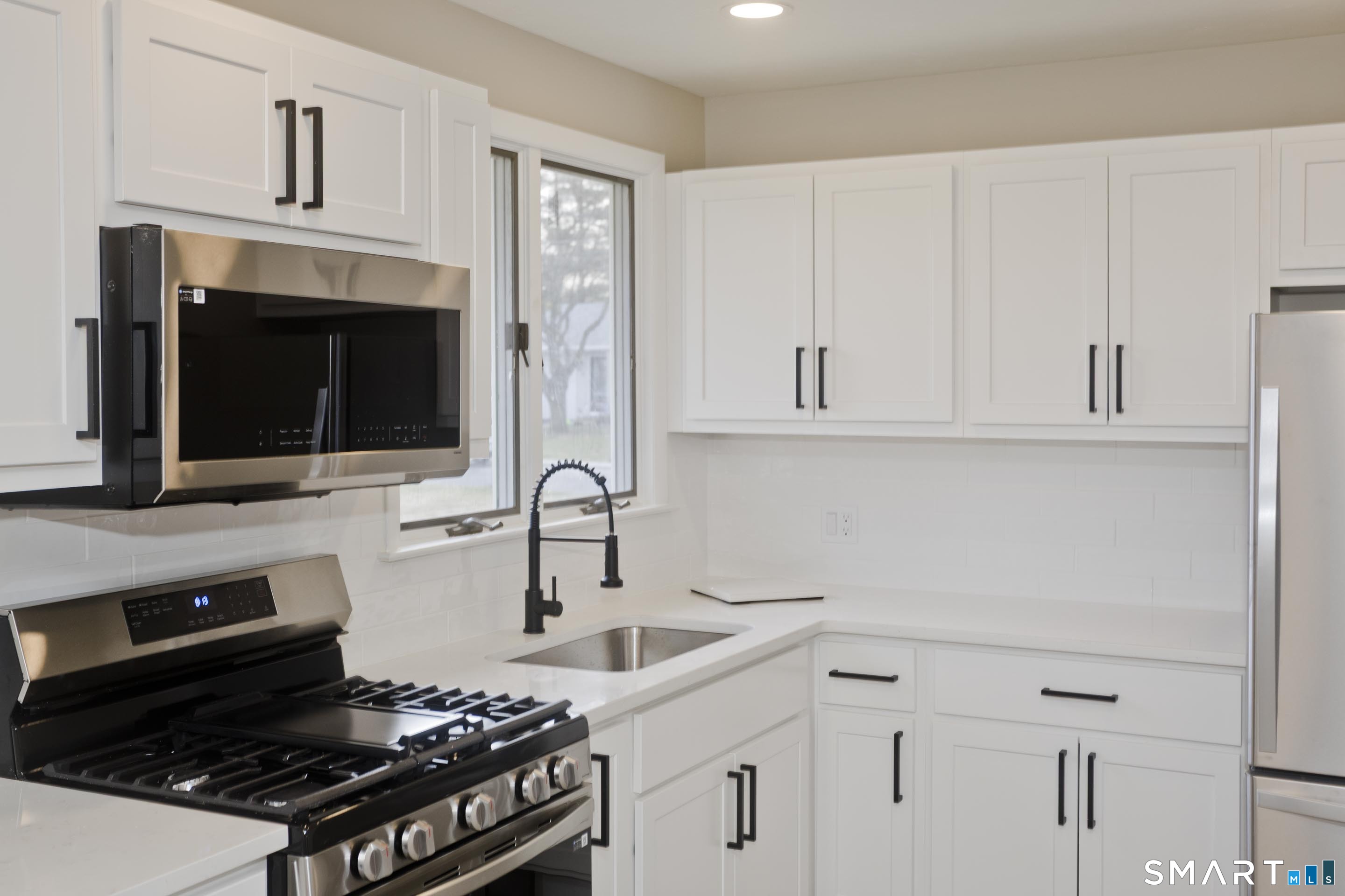 2 Pearl St Extension Enfield, CT 06082 - Photo 12 of 40