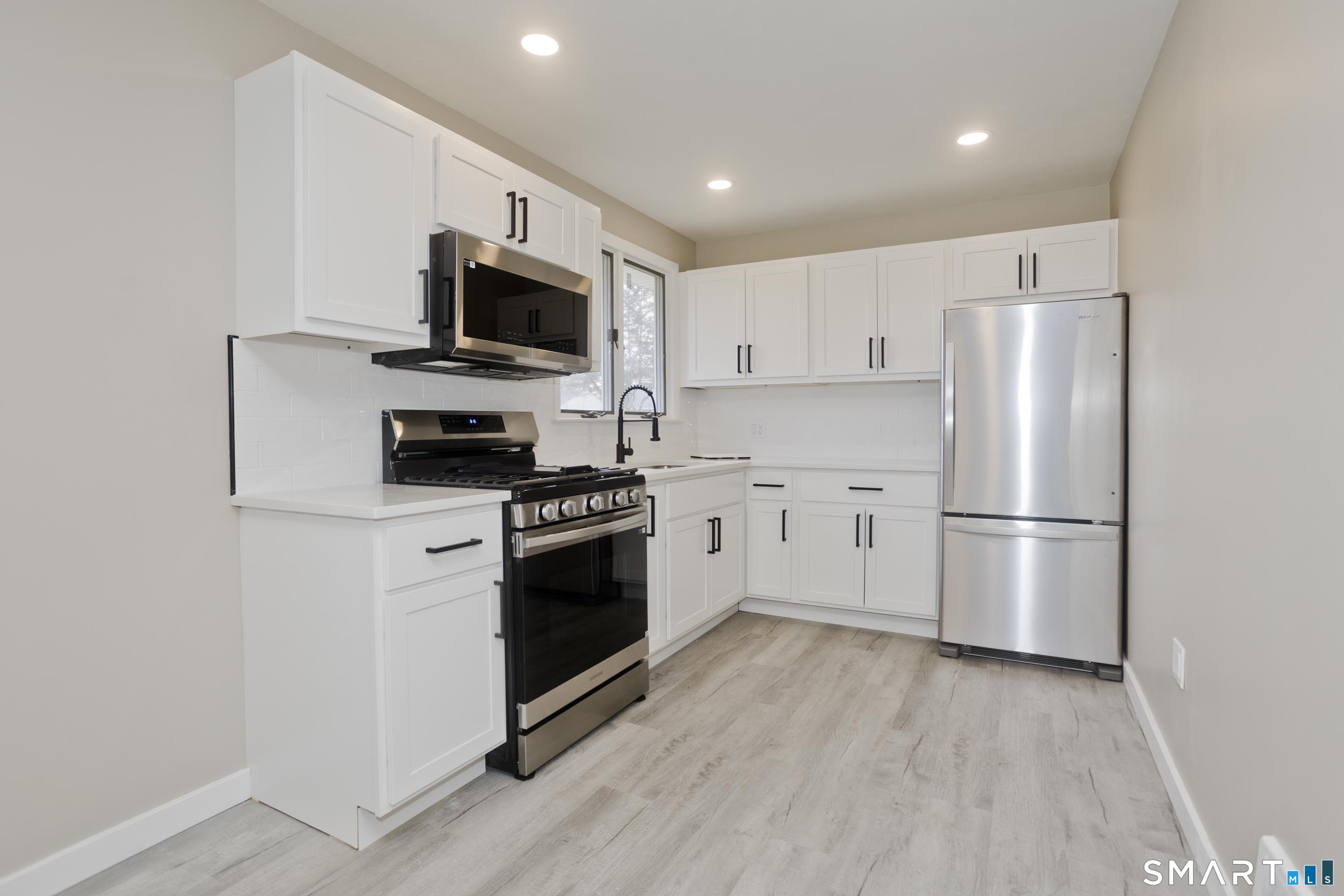 2 Pearl St Extension Enfield, CT 06082 - Photo 13 of 40