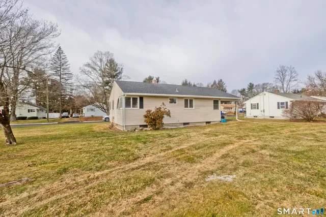 $325,000 | 2 Pearl St Extension, Enfield, CT 06082