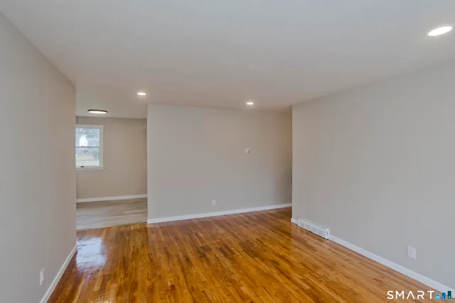 $325,000 | 2 Pearl St Extension, Enfield, CT 06082