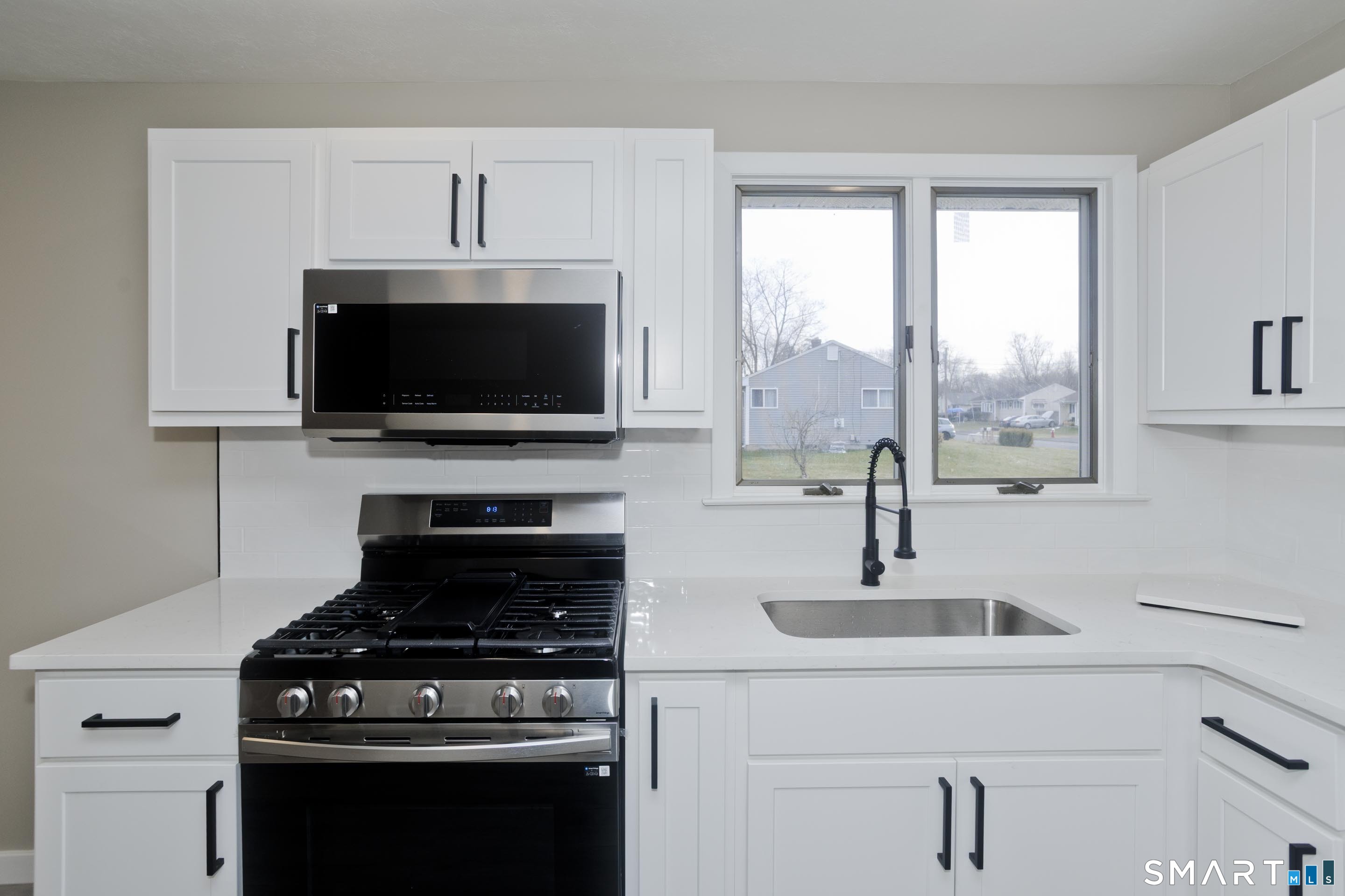 2 Pearl St Extension Enfield, CT 06082 - Photo 9 of 40