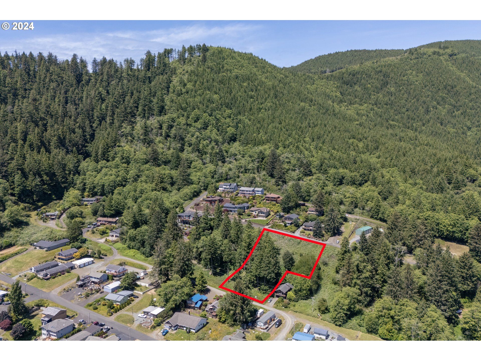 1507 Fir Avenue Garibaldi, OR 97118 - Photo 3 of 15 Gallery Image 3