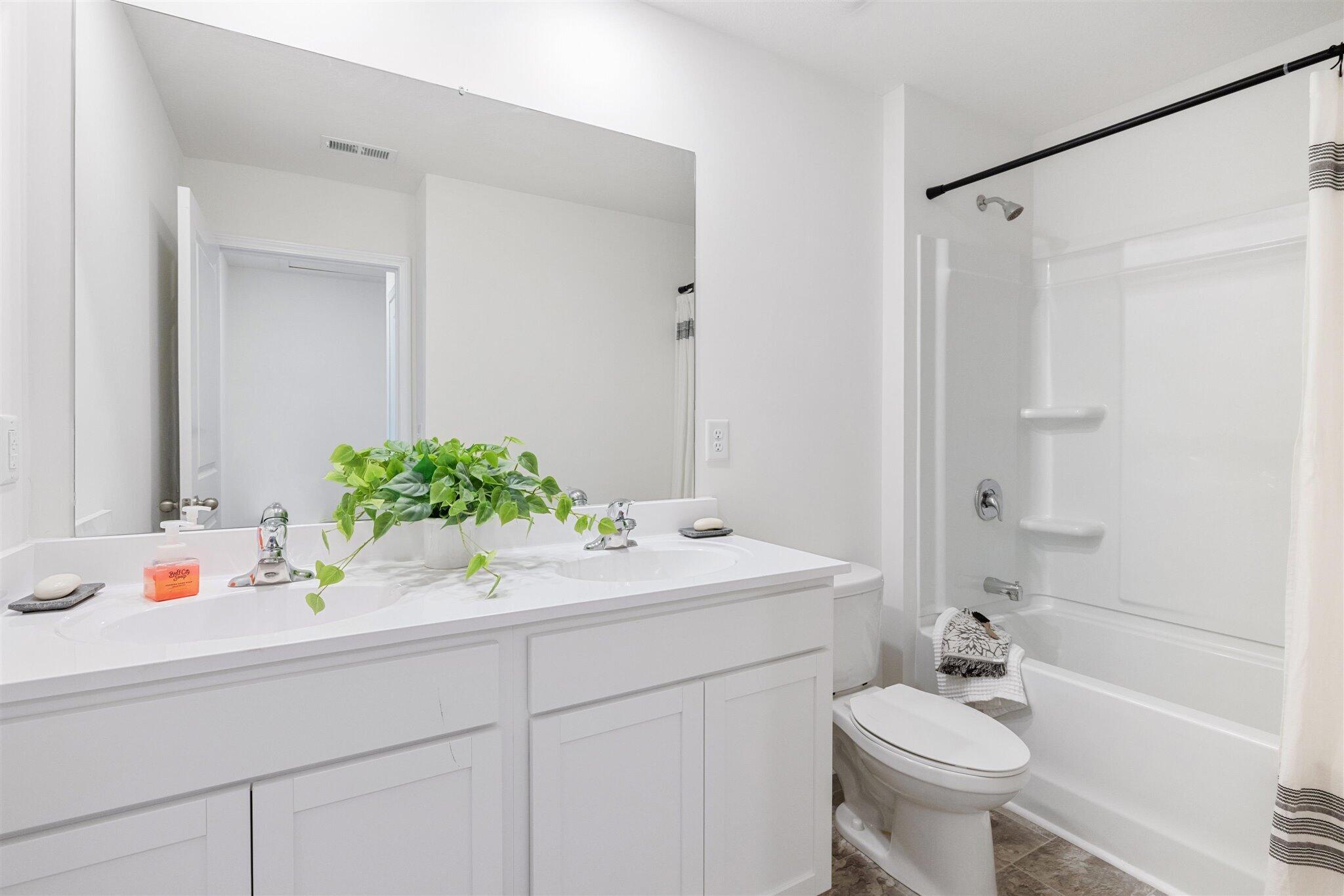 218 Fox Den Circle Dalton, GA 30721 - Photo 22 of 24 24 - Bathroom 02