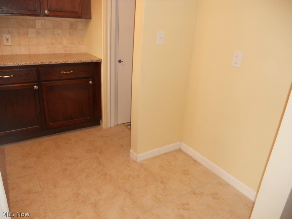 1106 Plainfield Road Cleveland, OH 44121 - Photo 7 of 16