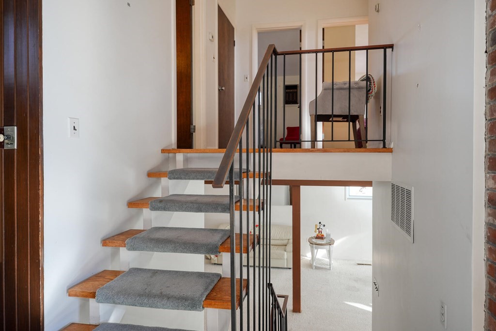 101 Ridge Street Arlington, MA 02474 - Photo 16 of 41 Gallery Image 16