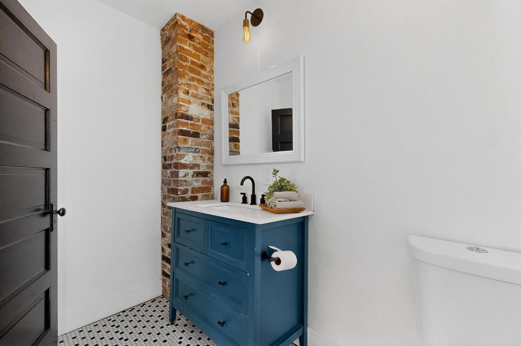 2511 Lipscomb Street Fort Worth, TX 76110 - Photo 14 of 38