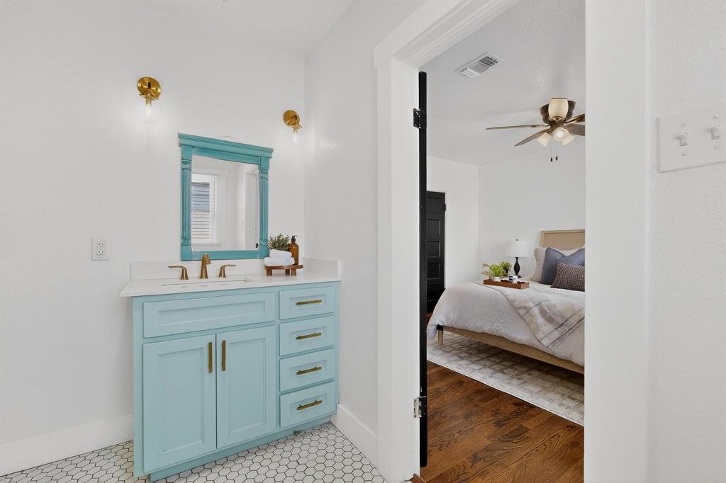 2511 Lipscomb Street Fort Worth, TX 76110 - Photo 18 of 38