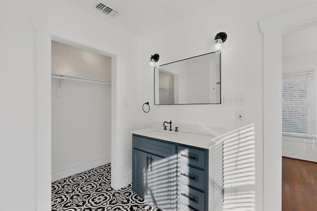 2511 Lipscomb Street Fort Worth, TX 76110 - Photo 24 of 38