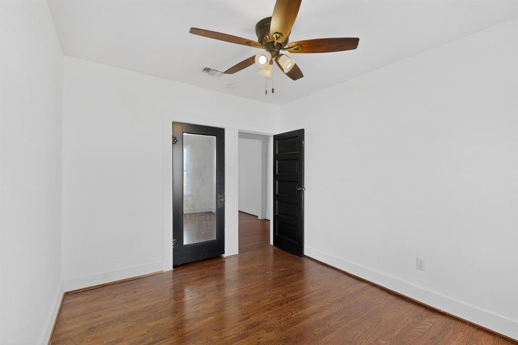 2511 Lipscomb Street Fort Worth, TX 76110 - Photo 32 of 38