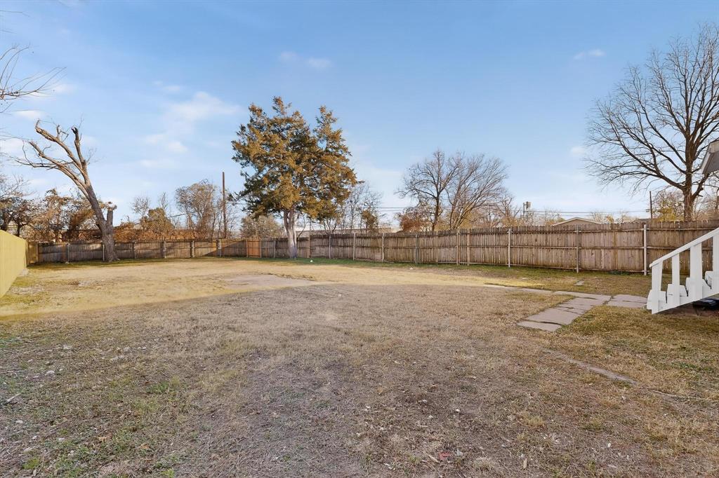 2511 Lipscomb Street Fort Worth, TX 76110 - Photo 34 of 38