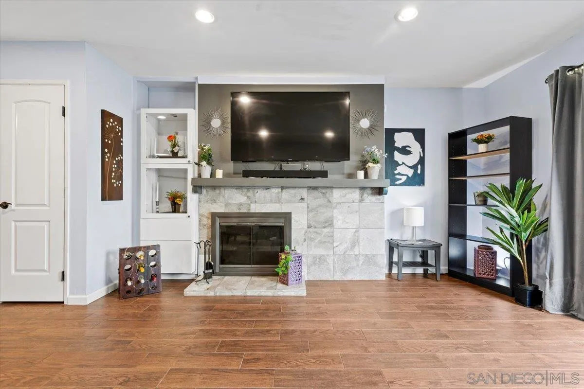 6821 Alvarado Road, Unit 2 San Diego, CA 92120 - Photo 5 of 26