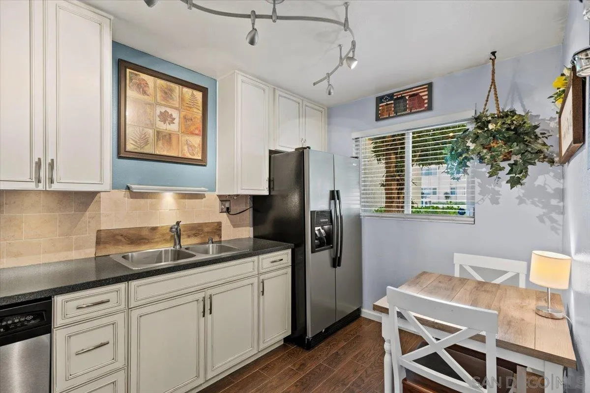 6821 Alvarado Road, Unit 2 San Diego, CA 92120 - Photo 9 of 26