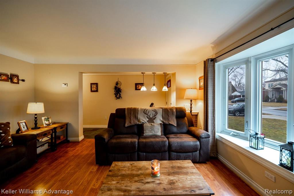945 Barrington Road Grosse Pointe Park, MI 48230 - Photo 9 of 41