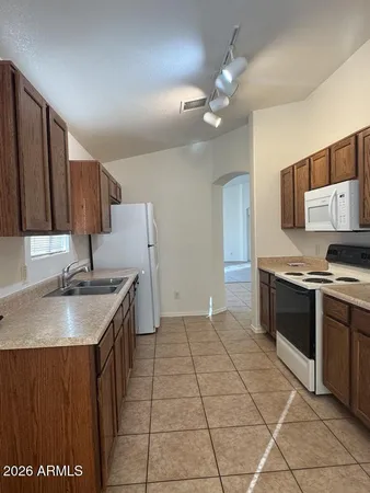 $1,525 | 1501 Silverado Drive, Sierra Vista, AZ 85635