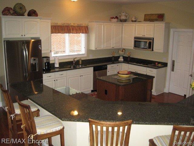 4636 Oakhurst Ridge Road, Unit 270 Clarkston, MI 48348 - Photo 5 of 25 Granite Kitchen - View 1.jpg