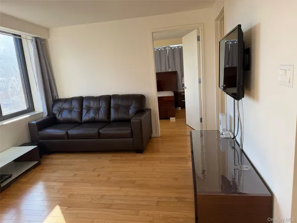 $3,000 | 39-16 Prince Street, Unit 8C | Downtown Flushing