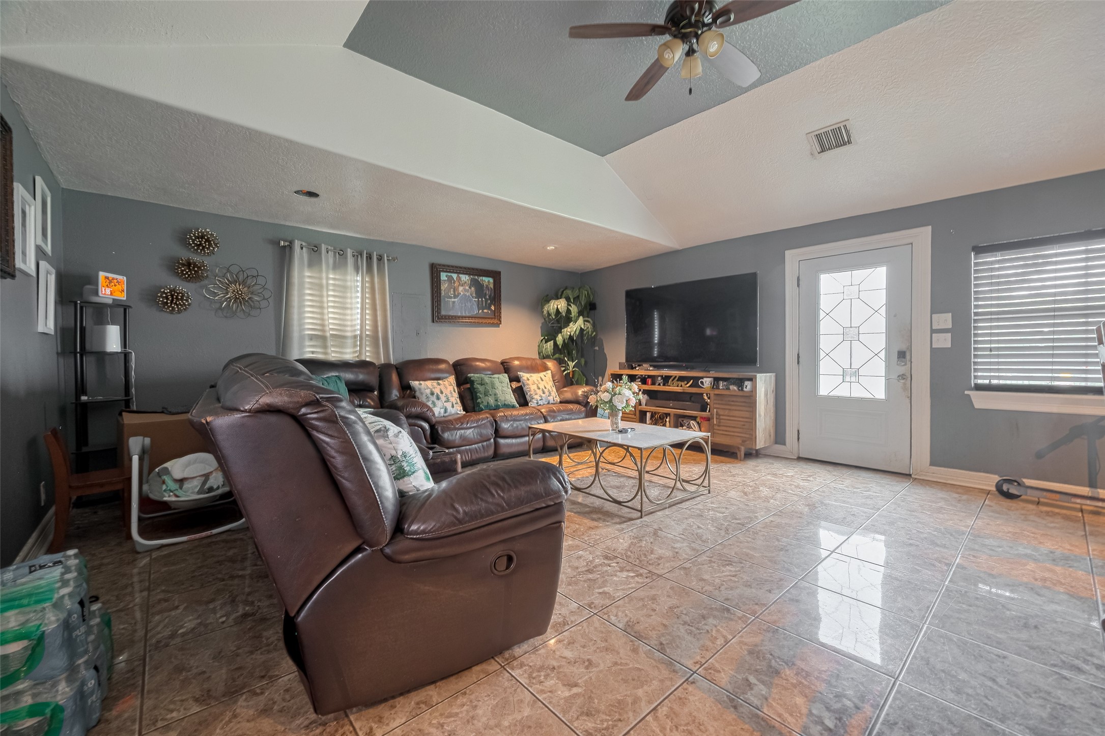 1540 Sheffield Boulevard Houston, TX 77015 - Photo 16 of 42 a living room with furniture and a window
