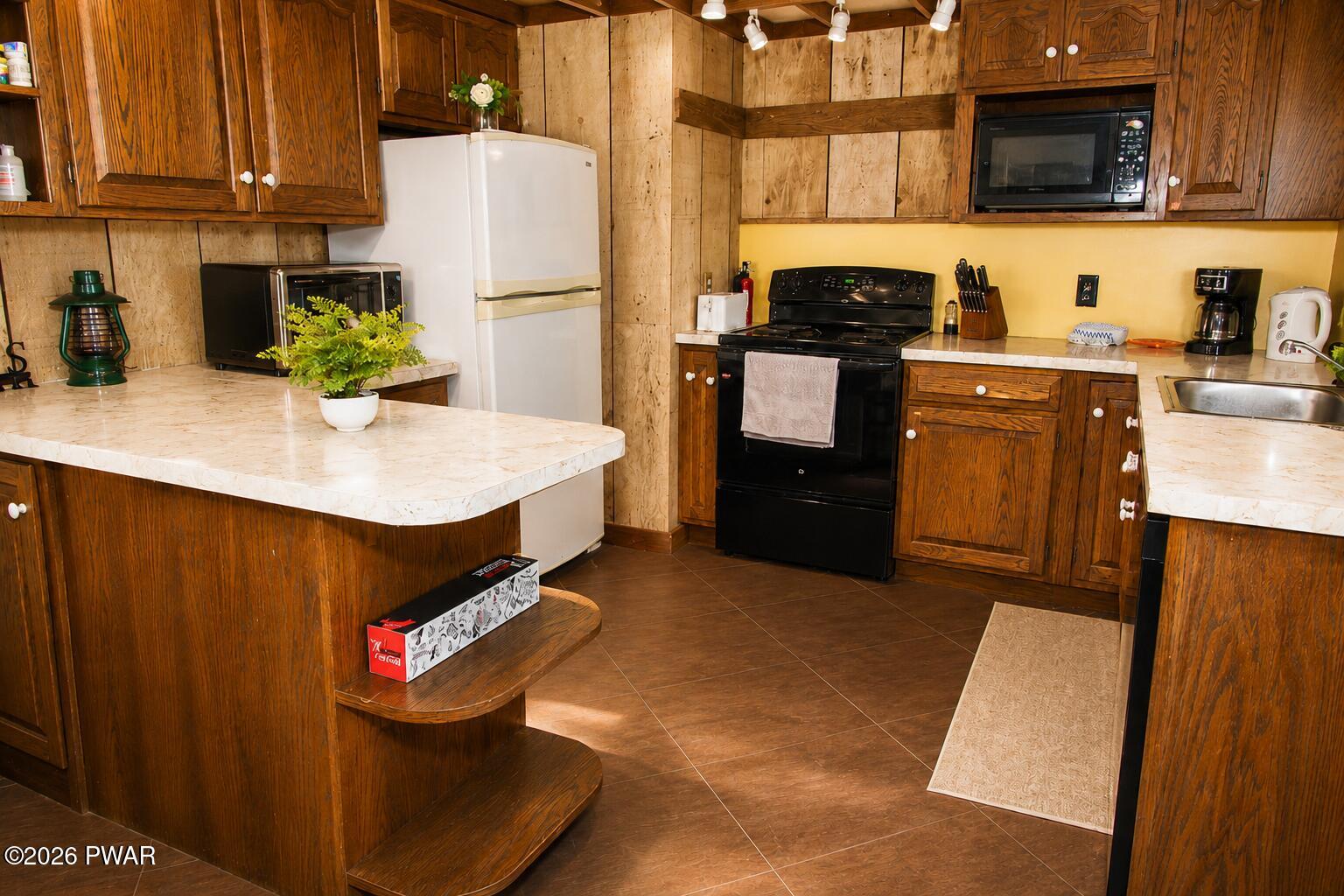 46 Summit Circle Lakeville, PA 18438 - Photo 8 of 21