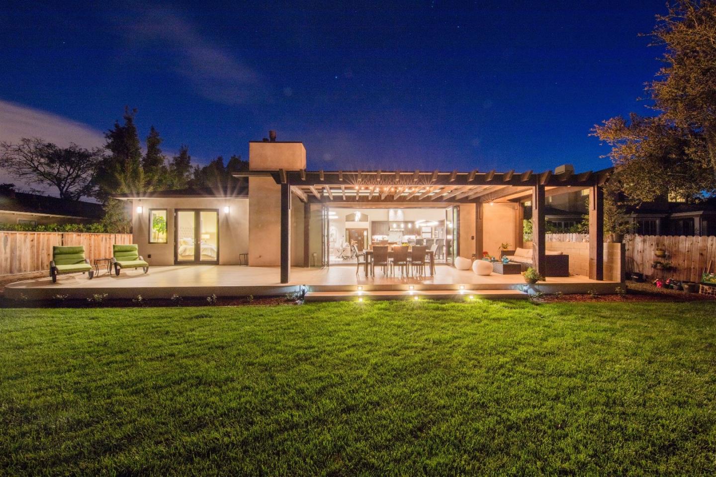 103 Arbuelo Way Los Altos, CA 94022 - Photo 4 of 45 a view of a water fountain in front of the house