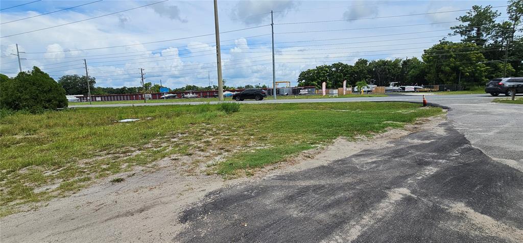 44 County Road Leesburg, FL 34748 - Photo 2 of 4 a view of a park